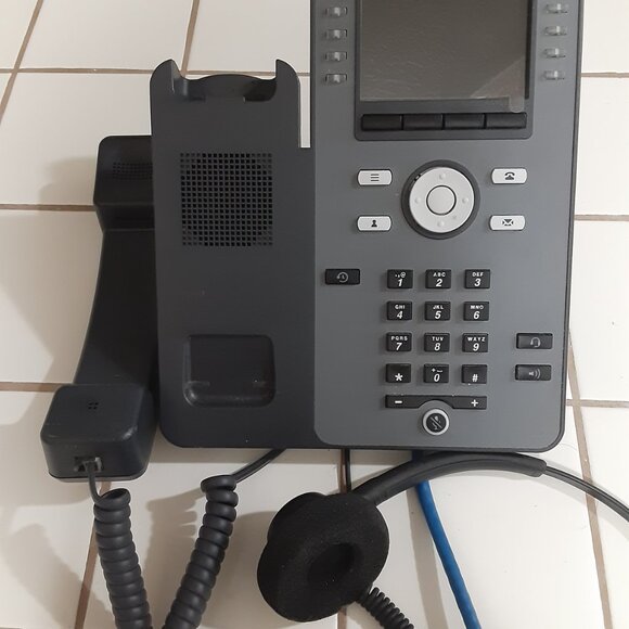 Avaya J179 Professional Office Corded IP Phone With Headset - Picture 11 of 12